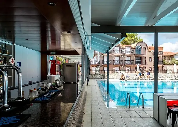 Perkes Hotel Complex (Adults Only)